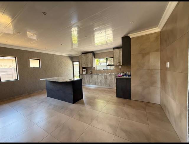 3 BEDROOM HOUSE FOR SALE IN VANDERBIJLPARK CW 6